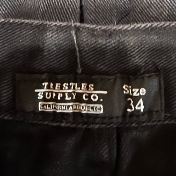 TRESTLES Men’s Distressed Paint Splattered Denim Jean Shorts. Waist 32. - Picture 3 of 4